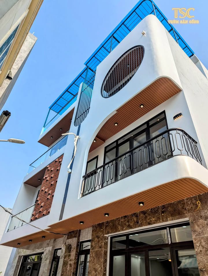 Nhà đẹp phố Hồ Sen Hải Phòng 208m² giá 4.65 tỷ - Thiết kế hiện đại, sẵn sàng vào ở!