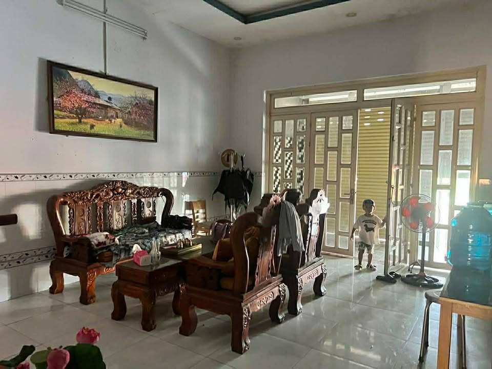 Nhà mặt tiền Đường Nhựa 24A, KDC Tân Đức, 125m² giá 3.2 tỷ - Chính chủ cần bán gấp!