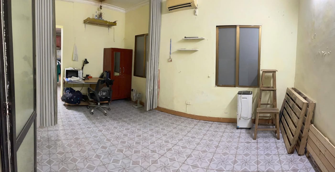 Nhà tập thể phố Vũ Thạnh, Đống Đa 70m² giá 5.5 triệu - Thuận tiện di chuyển!