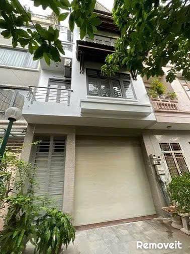 Cho thuê nguyên căn mặt phố Nguyễn Văn Huyên, Cầu Giấy 82m² giá 30 triệu - Kinh doanh thuận lợi!