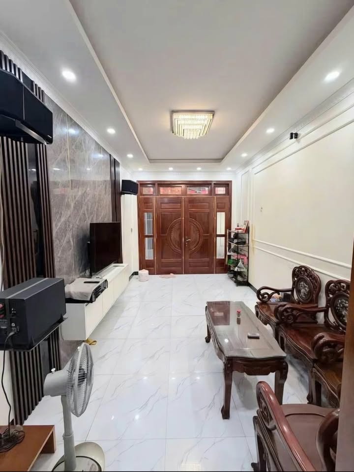 Nhà phố Hoàng Ngân, Cầu Giấy 32m² giá 9 tỷ - Nhà mới, sẵn sàng ở ngay!