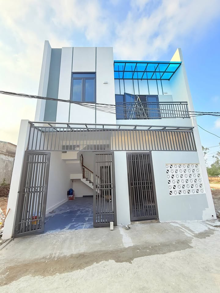 Nhà 2 tầng Hưng Lộc, TP Vinh 70m² giá 3 tỷ - Vị trí trung tâm, đầy đủ nội thất!