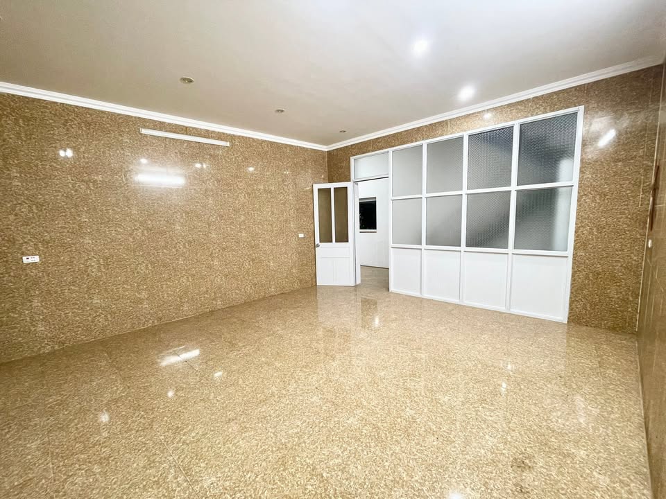 Nhà mặt tiền tại Tân Hà, Tuyên Quang 150m² chỉ 2 tỷ - Kinh doanh thuận lợi!