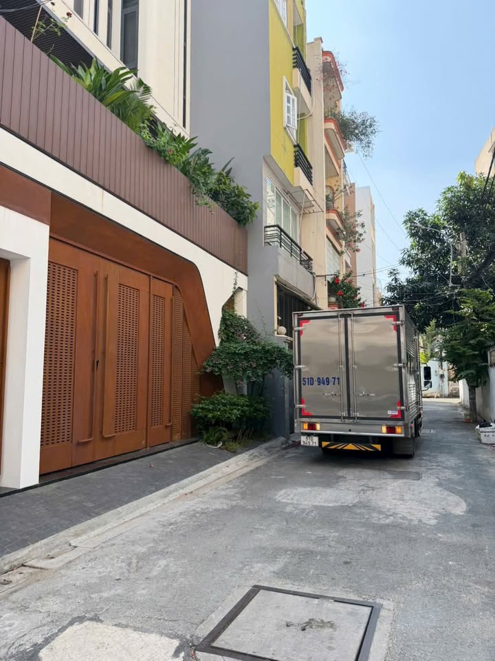 Nhà phố 3 tầng Quận Tân Bình 41m² giá 4.5 tỷ - Hẻm thông thoáng gần trung tâm!