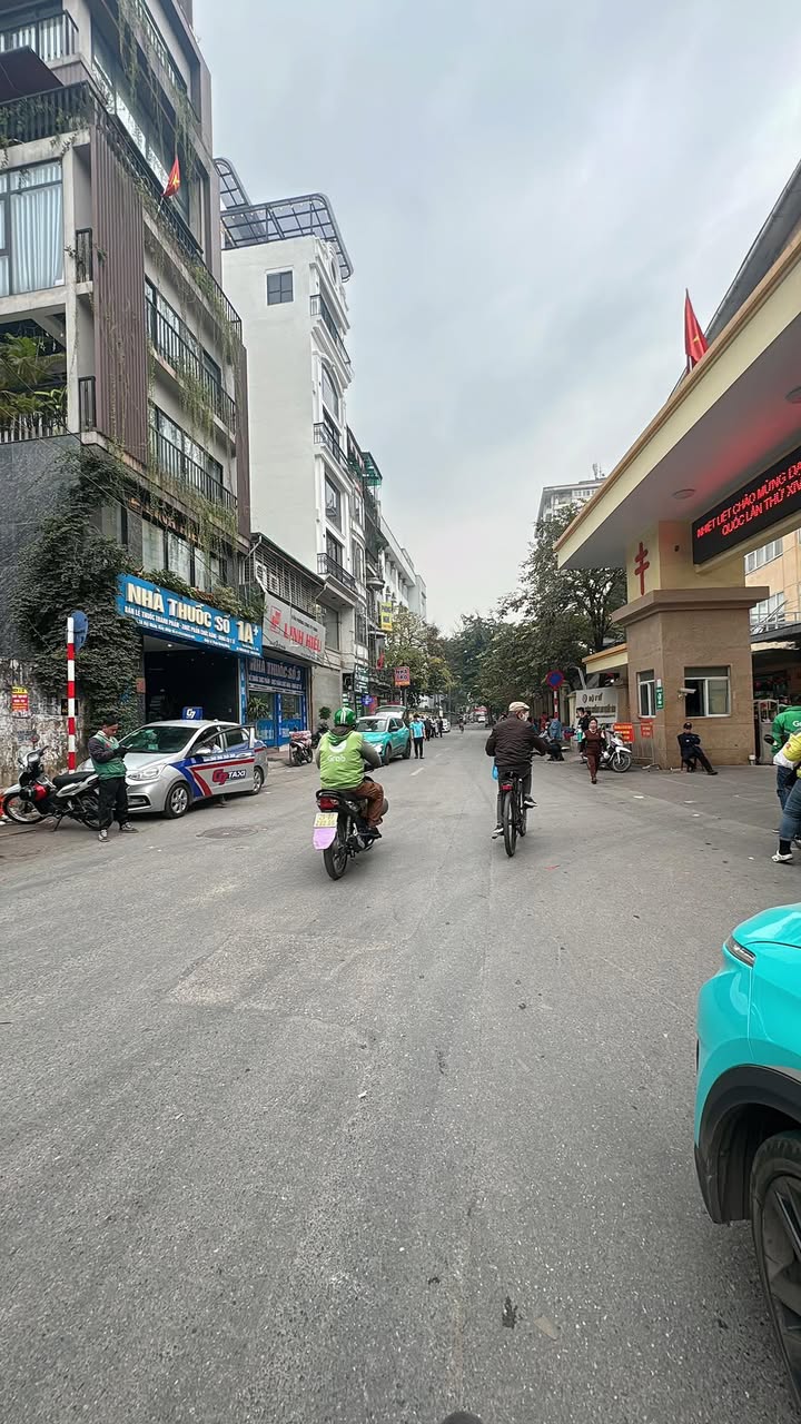 FrontHouse Đốc Ngữ Ba Đình 50m² giá 39 tỷ - Kinh doanh sầm uất, sẵn sàng vận hành!