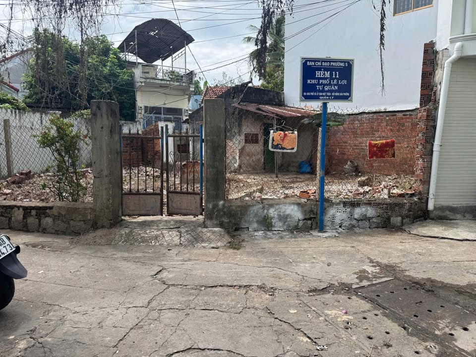 Lô đất góc 136m² hẻm ô tô Lê Lợi, Tuy Hoà giá 2.4 tỷ - Cơ hội đầu tư hấp dẫn!