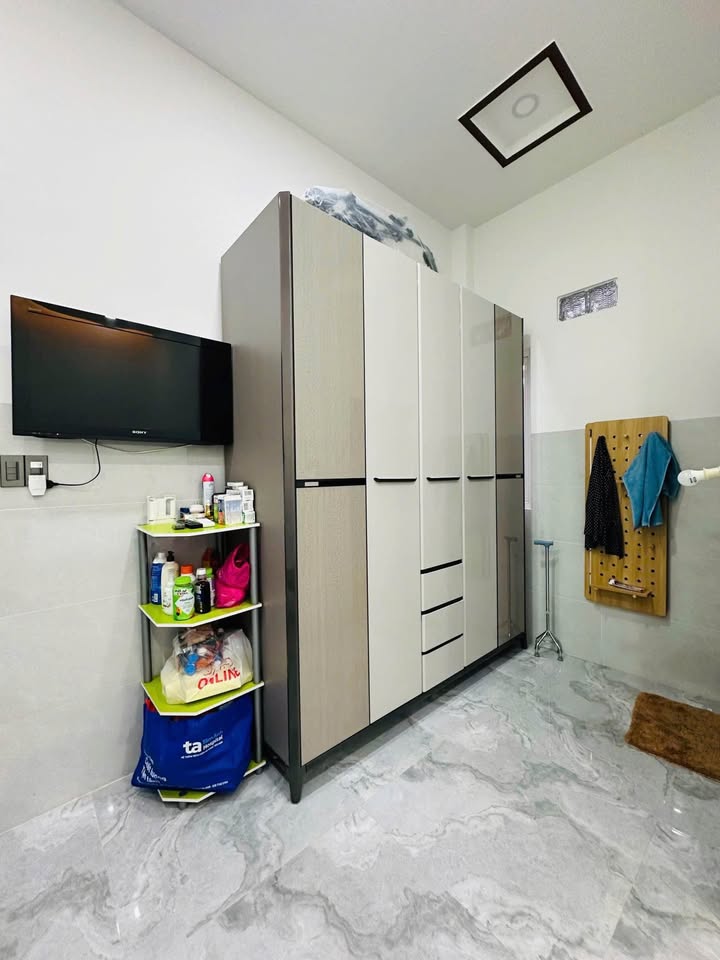 Cho thuê nhà nguyên căn 1 phòng ngủ Đường Tháp Bà, Nha Trang - Nội thất đầy đủ, an ninh tốt!