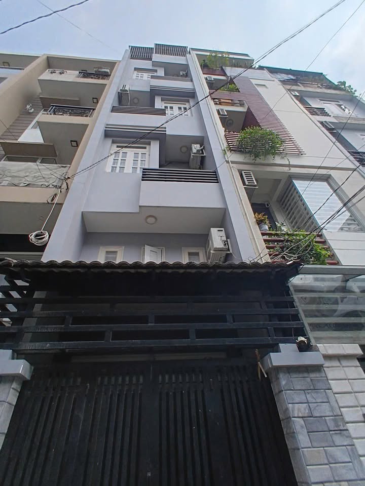 Nhà riêng Hẻm thông tứ tung, Phường 12, Quận 10, 42m² - Sẵn sàng vào ở ngay!