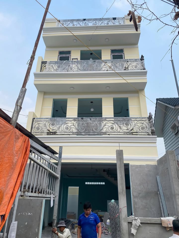 Nhà mới hoàn thiện tại Thủ Đức 110m² giá 7.6 tỷ - Hẻm xe hơi rộng rãi