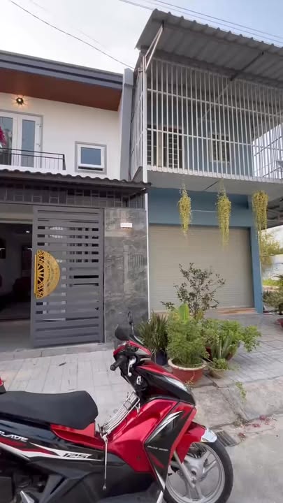 Nhà phố 60m² tại xã Mỹ Hạnh Bắc, Đức Hòa - Giá 1.8 tỷ - Sổ hồng riêng, nội thất đầy đủ!