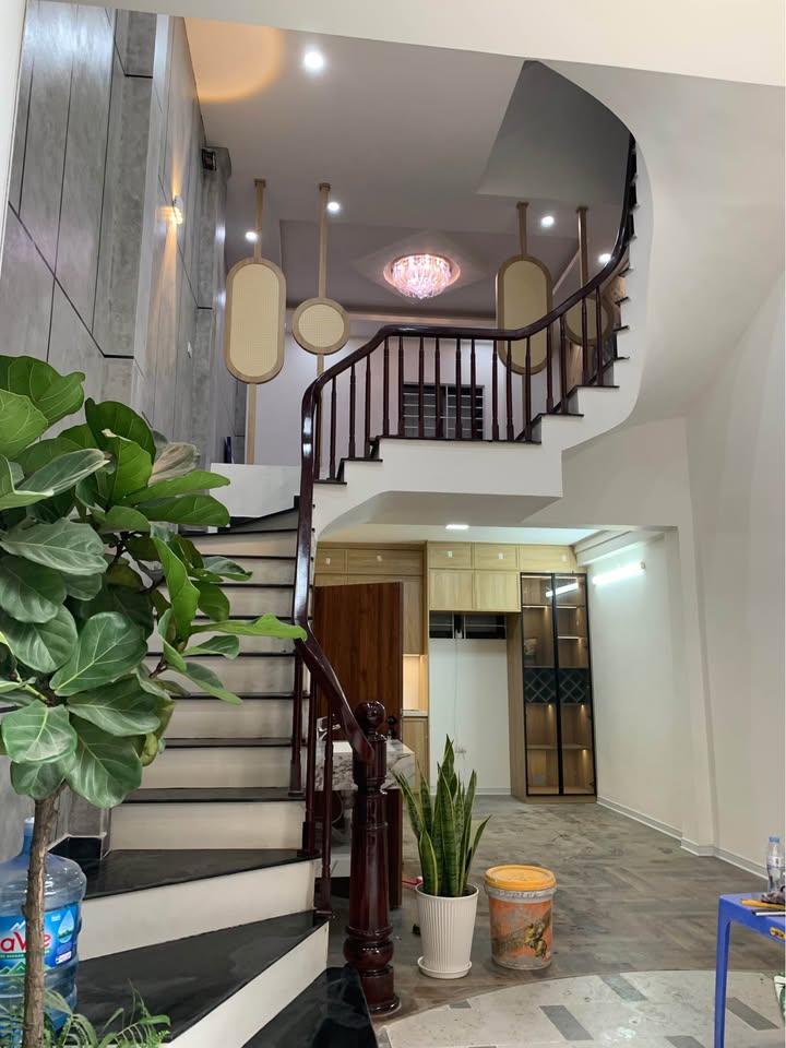 Nhà 5 tầng Ngọc Hồi 45m² giá 6x tỷ - Lô góc thoáng sáng, chính chủ!