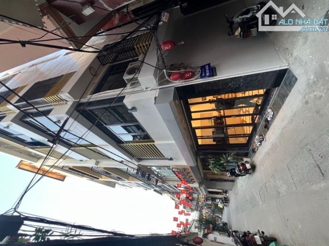 Nhà Phân Lô Lạc Trung 36m² giá 11 tỷ - Cơ hội đầu tư kinh doanh tuyệt vời!