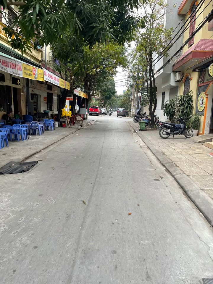 Bán nhà 2 tầng Hạc Thành, Thanh Hóa 77m² giá 4 tỷ - Sổ đỏ chính chủ, vào ở ngay!