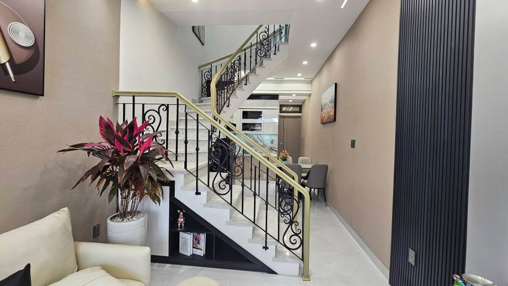 Nhà 2 tầng lô góc Kiệt Trưng Nữ Vương, Hải Châu 57m² giá 5.x tỷ - Cơ hội đầu tư tuyệt vời!