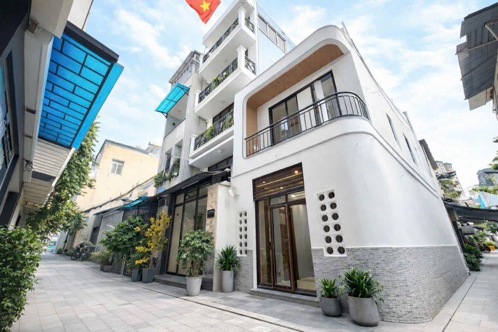 Nhà góc hẻm xe hơi Kia Quận Bình Thạnh 32.8m² giá 4 tỷ - Vị trí siêu vip gần Landmark 81!