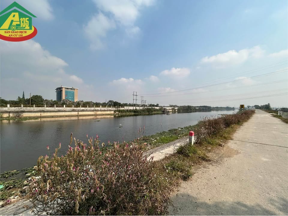 Đất Ninh An - Hoa Lư 125m² giá 2 tỷ - View sông thoáng mát!