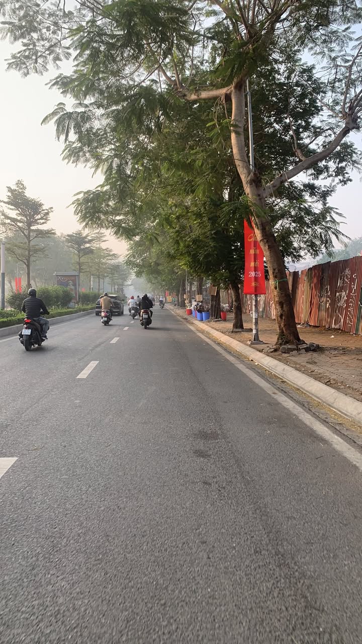 Mặt phố Tây Hồ 180m² giá thỏa thuận - Kinh doanh đỉnh cao!