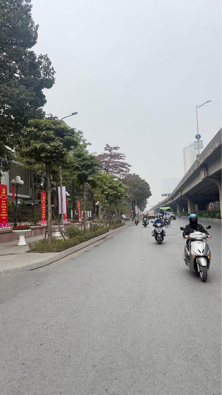 Bán FrontHouse Khuất Duy Tiến 65m² giá 31 tỷ - Kinh doanh đỉnh cao!