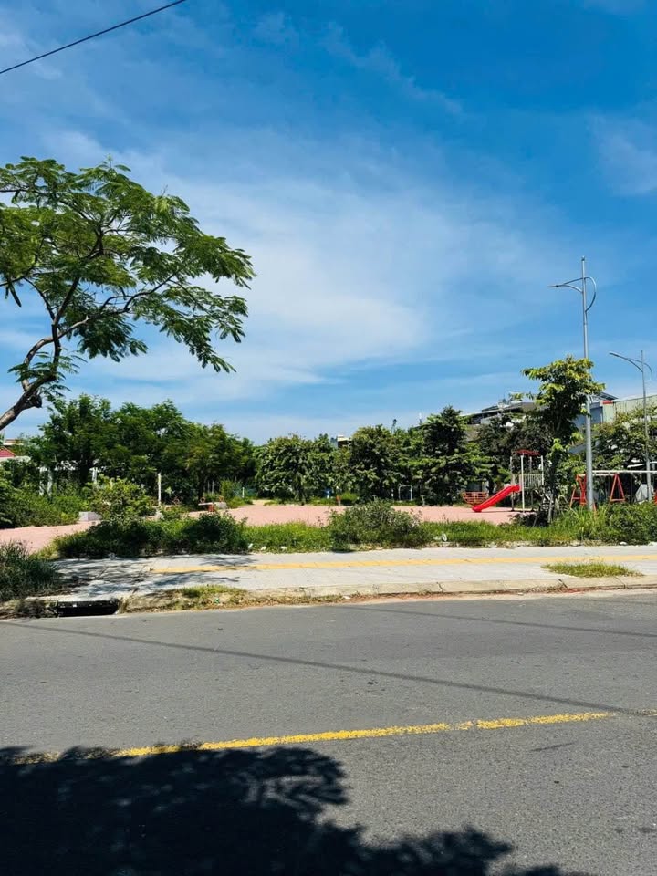 Đất nền Nguyễn Thần Hiến, Hòa Hải 300m² giá 28 tỷ - Cơ hội đầu tư sinh lời!