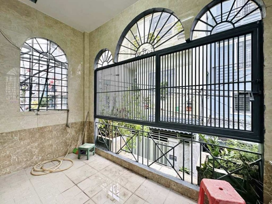 Nhà bán hẻm ô tô Đinh Bộ Lĩnh, 100m² giá 8 tỷ - Doanh thu 576 triệu/năm!