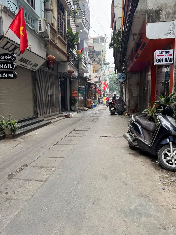 Nhà 3 tầng Phường Văn Quán, Quận Hà Đông 52m² - Vị trí hiếm, ô tô vào tận nhà!