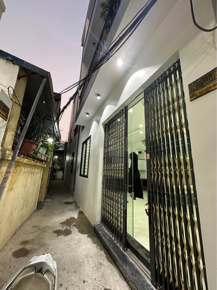 Nhà 3 tầng mới xây tại Trần Đăng Ninh 55m² giá 1.79 tỷ - Sẵn sàng vào ở ngay!
