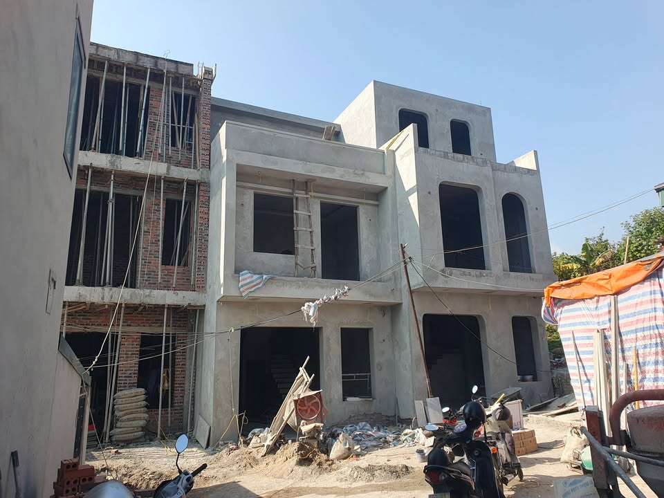 Bán nhà 3 tầng tại Cao Thắng, Hạ Long 52m² - Hướng Đông Nam, giá chỉ 2 tỷ