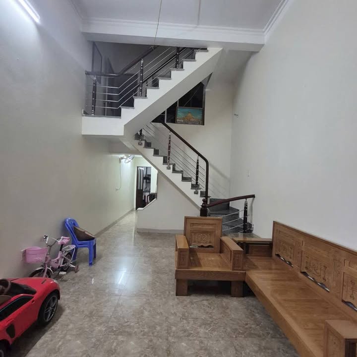 Nhà 3 tầng Phường Hải Yên, Móng Cái 56m² giá 7 tỷ - Sổ hồng đầy đủ, tiện nghi