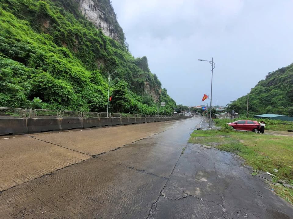 Đất nền 214m² phường Hà Tu, Hạ Long - Sổ đỏ chính chủ, giá 10.52 tỷ!