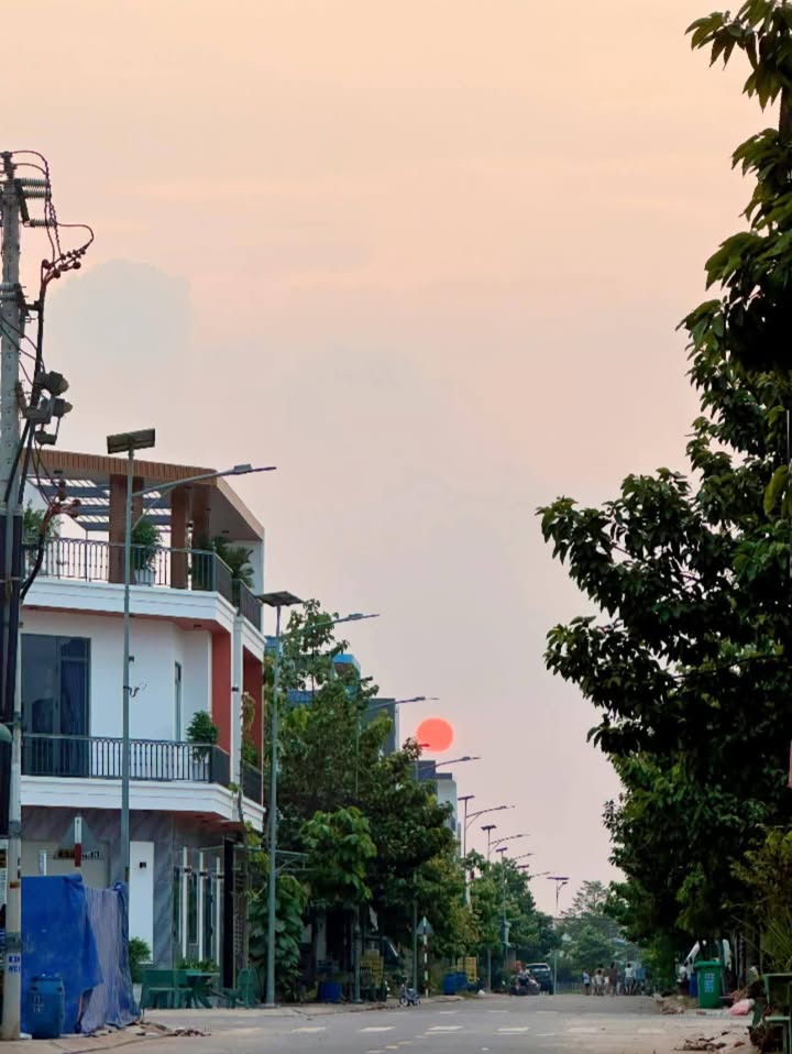 Nhà phố Tân Hiệp 63m² giá 2.8 tỷ - Thiết kế hiện đại, sẵn sàng vào ở!