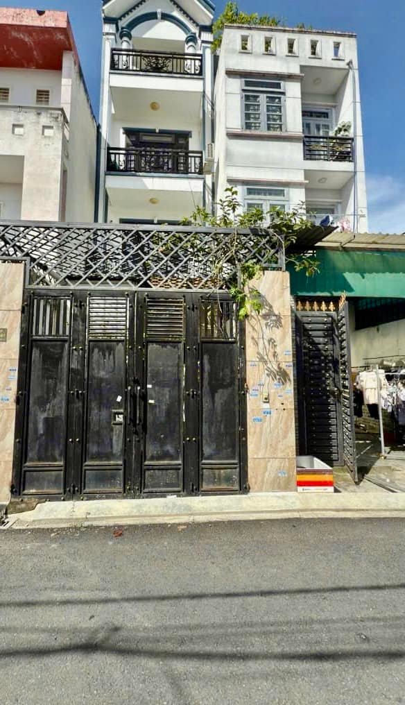 Nhà đẹp 2 mặt hẻm ô tô Nguyễn Ảnh Thủ, 70m² giá 7.1 tỷ - Sẵn sàng vào ở ngay!