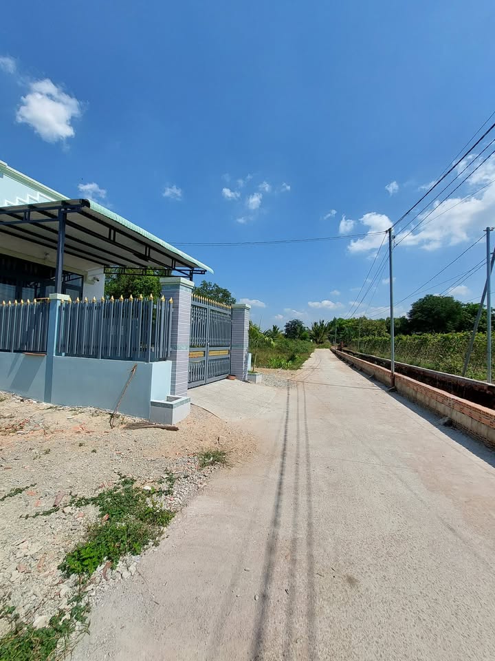 Đất thổ cư Suối Cát 150m² giá 700 triệu - Sổ hồng chính chủ, vị trí đắc địa!