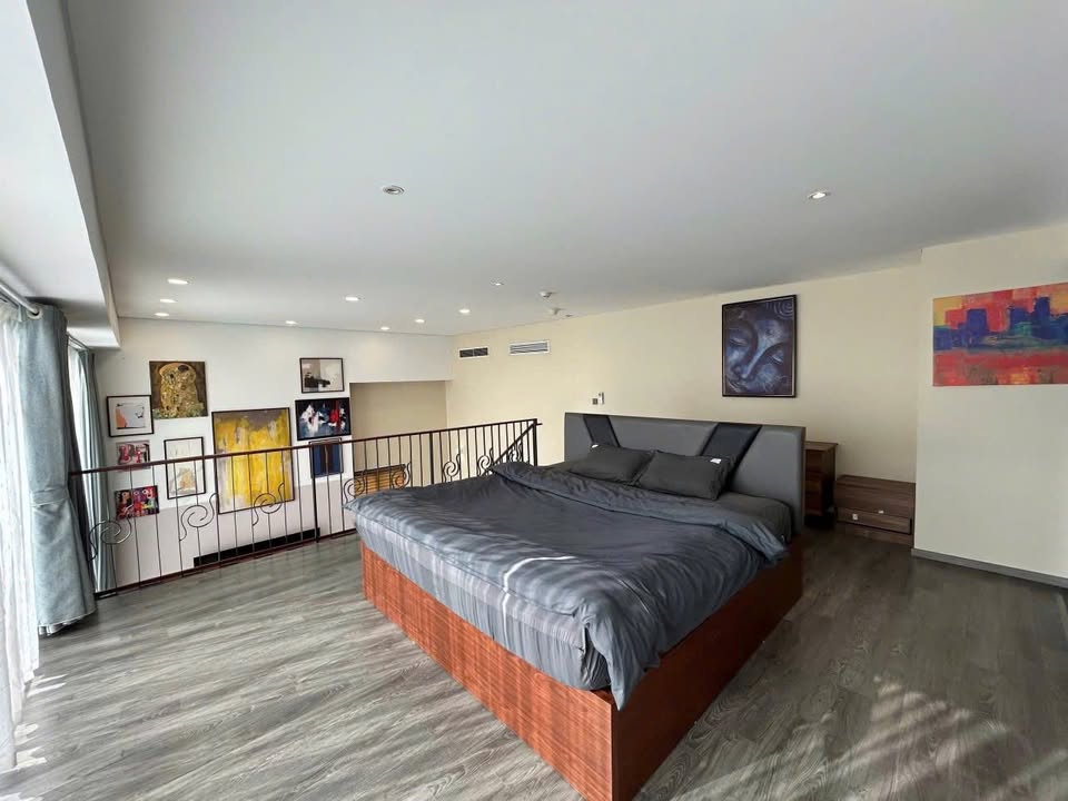 Căn hộ Pentstudio Tây Hồ 76m² giá 20 triệu - View cầu Nhật Tân tuyệt đẹp!