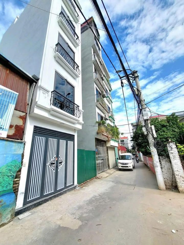 Nhà 4 tầng Di Trạch - Hoài Đức 40m² giá 6 tỷ - Ô tô đỗ cửa, sổ đỏ chính chủ!