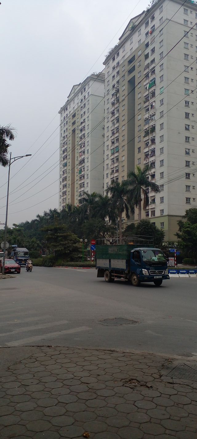 Nhà phố KĐT Xa La 250m² giá 16 tỷ - Kinh doanh sầm uất, ô tô tránh đỗ!