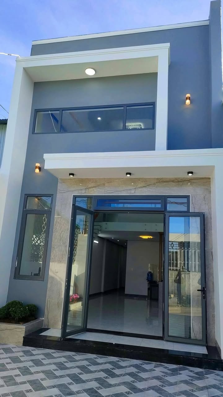 Nhà riêng hẻm ô tô khu 6 Bảo Lộc 110m² - Thiết kế không gian mở, gần trung tâm!