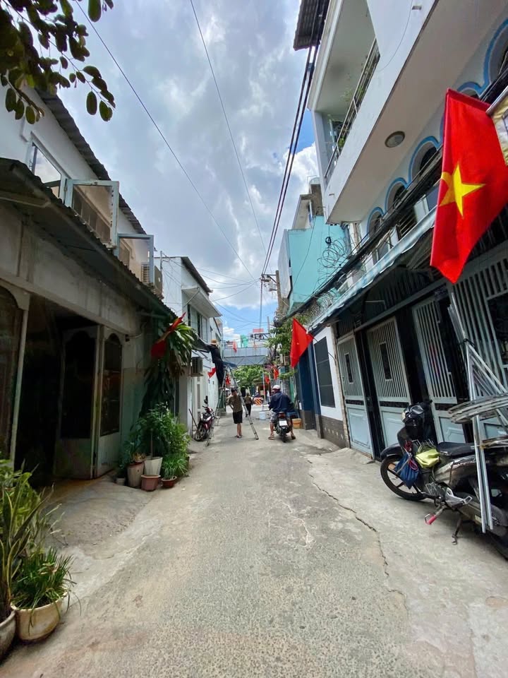 Nhà hẻm xe tải Xuân Diệu, Quận Tân Bình 44m² giá 8.8 tỷ - Kinh doanh tốt, sổ hồng riêng!