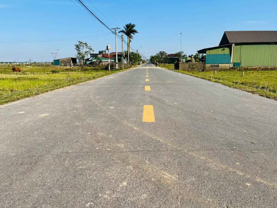 Đất phân lô Xóm 10 Thạch Hà 308m² giá 1.2 tỷ - Đường rộng, tiện ích đầy đủ!