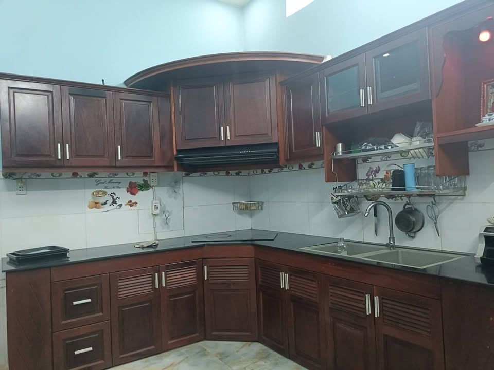 Nhà Long Trường Hẻm 3 Gác, Quận Tân Bình 104m² giá 5.8 tỷ - Sổ hoàn công chuẩn