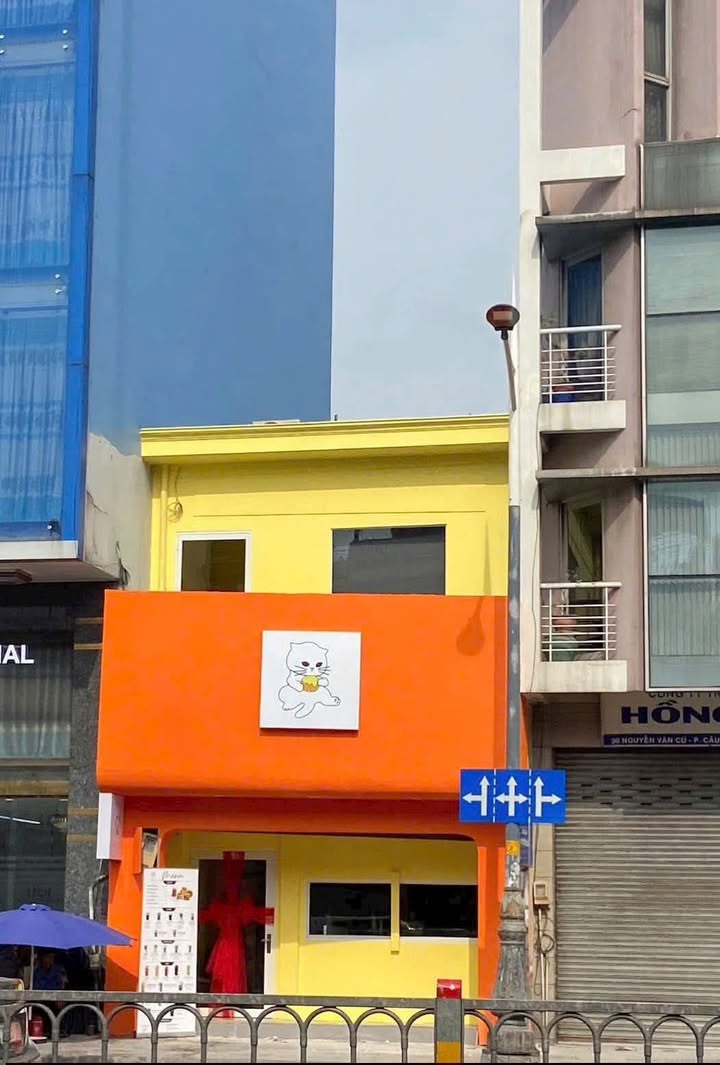 Nhà mặt tiền Nguyễn Văn Cừ, Quận 1, 58m² giá 32 tỷ - Đầu tư sinh lời ngay!