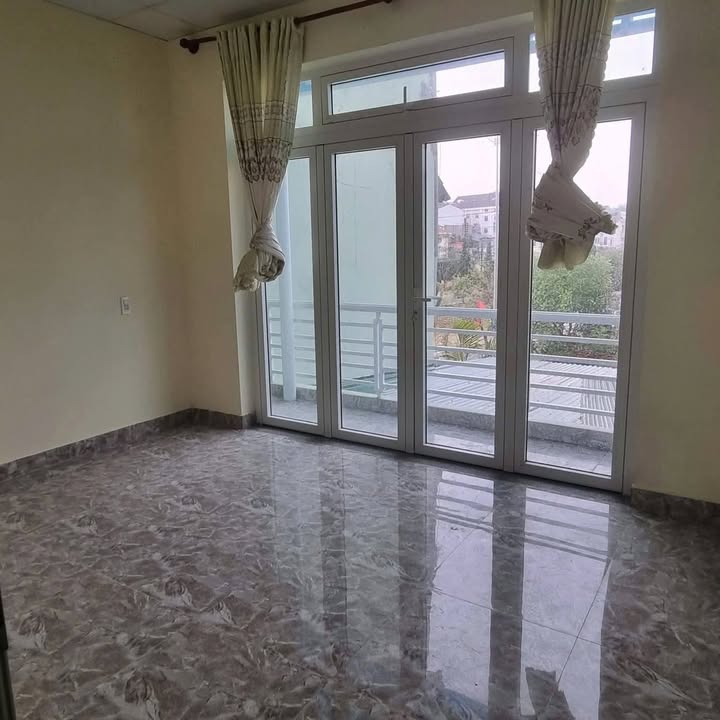 Nhà nguyên căn cho thuê tại Hoàng Văn Thụ, Phường 5 - Không gian sống lý tưởng chờ đón bạn!