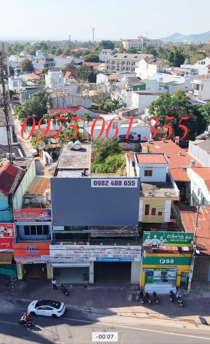 Nhà mặt tiền Lê Duẩn, Buôn Ma Thuột 457m² giá 80 triệu - Đối diện bùng binh lớn!