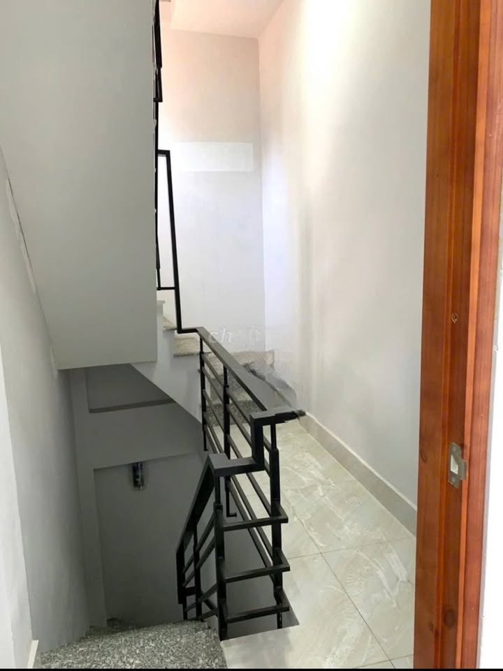 Nhà cho thuê Quận 4 - Đường Hoàng Diệu - Giá 11.5 triệu/tháng - Gần bệnh viện và chợ