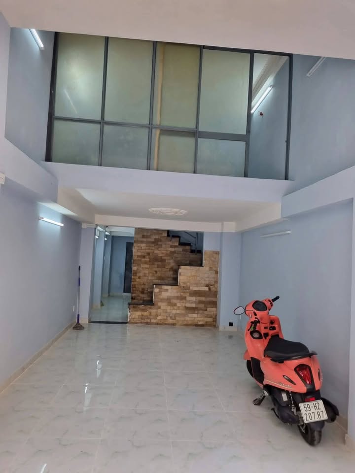 Nhà cho thuê mặt tiền Ngô Quyền, Quận 10, 49m² giá 30 triệu - Kinh doanh tự do!