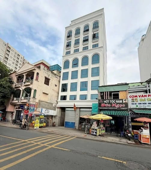 Cho thuê tòa nhà BUILDING MT PHỔ QUANG - Tân Bình 2815m² - Vị trí đắc địa cho kinh doanh!