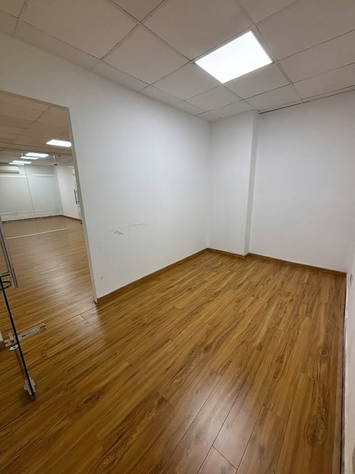 Văn phòng cho thuê Quận 1 - 120m² giá 40 triệu - Không thể bỏ lỡ!