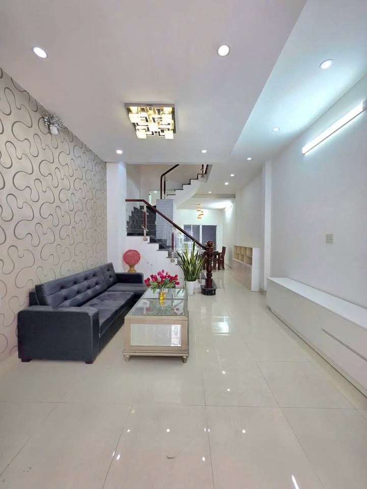 Nhà nguyên căn Hẻm Huỳnh Tấn Phát Nhà Bè 68m² giá 15 triệu - Không thể bỏ lỡ!