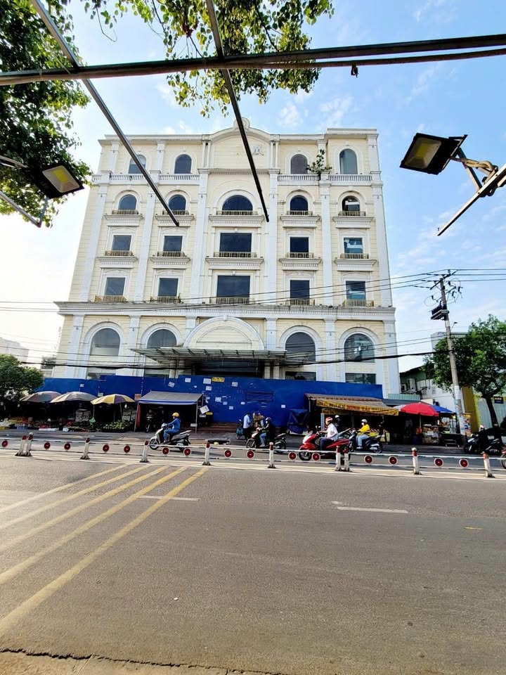 Nhà lô góc 2 mặt tiền Lê Văn Quới 2056m² giá 300 tỷ - Đầu tư sinh lời cao!