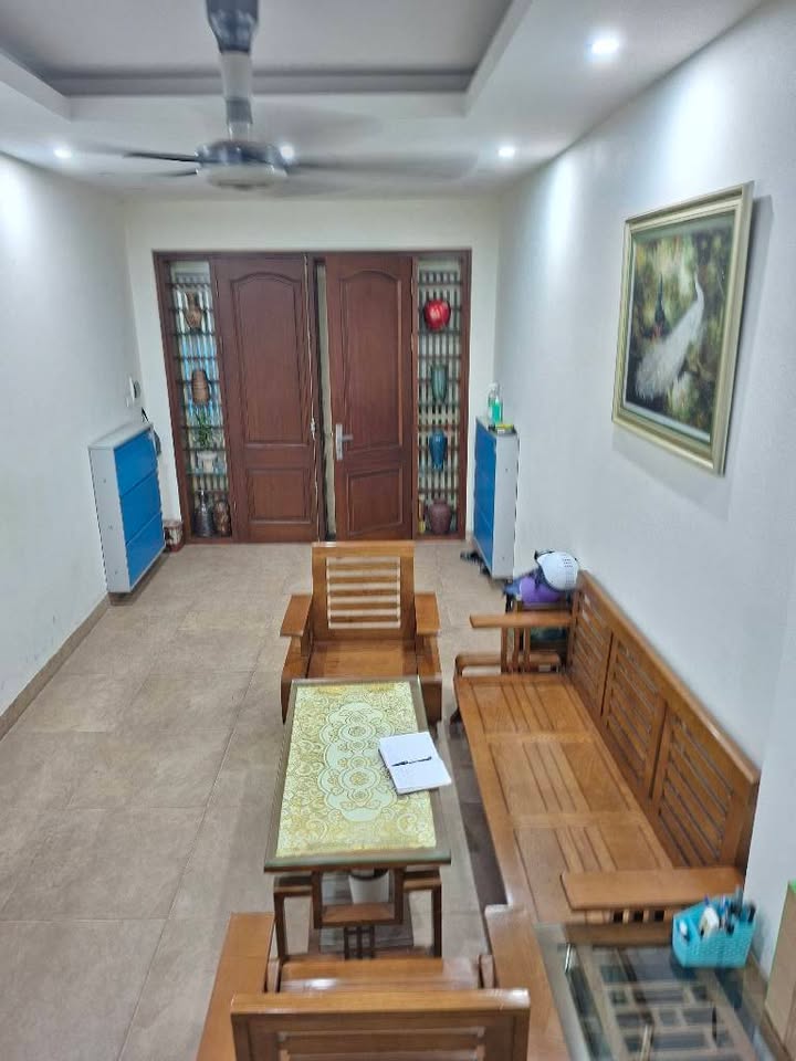 Nhà gần ĐH và BV Giao Thông, 27m² giá thỏa thuận - Vị trí đắc địa, ô tô đỗ cửa!