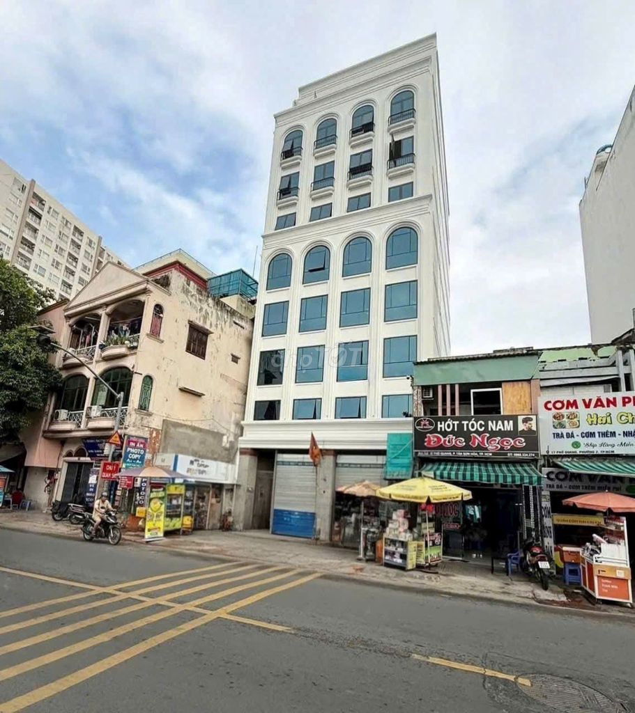 Building Mặt tiền Đường Phổ Quang Quận Phú Nhuận 240m² giá 140 triệu - Đầu tư sinh lời ngay!